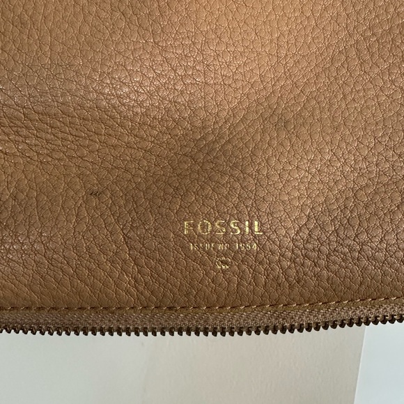 Fossil crossbody purse - Picture 3 of 7